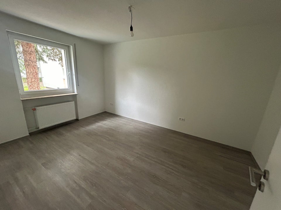 2-Zimmer-Wohnung,komplett renoviert inkl Balkon in grüner Lage - Foto 1