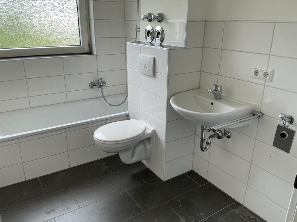 Schöne 2,5-Zimmer-Wohnung mit Tageslichtbad und Balkon in Neu-Isenburg zu vermieten - Foto 3