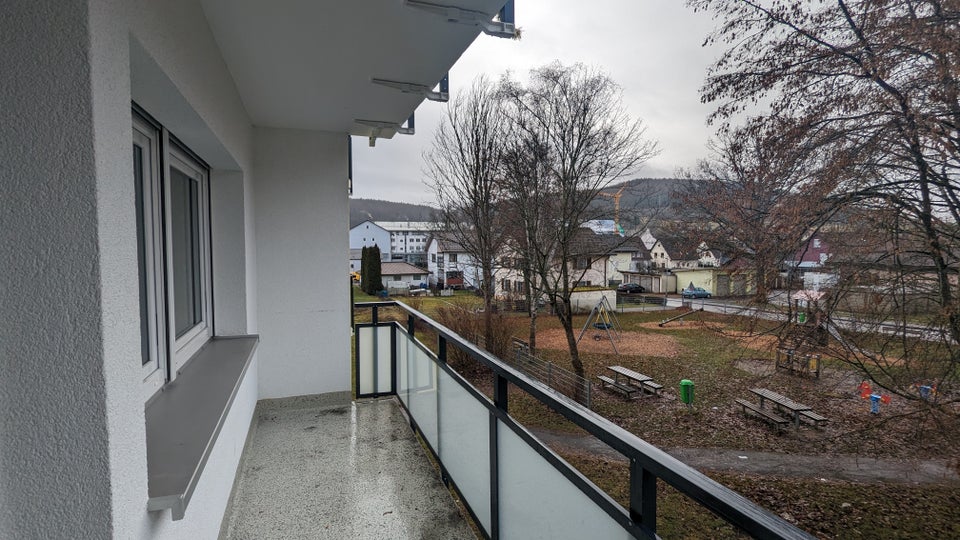 Gute Lage, mit Balkon; ideal für die kleine Familie - Foto 4