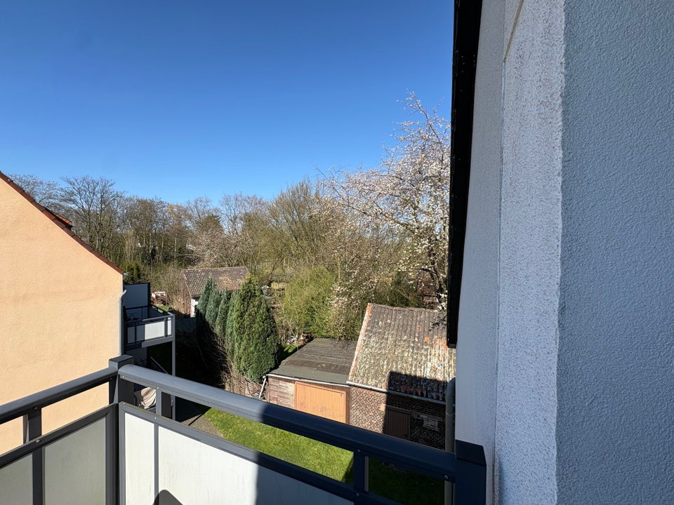 Wohnen mit Weitblick – 2-Zimmer-Dachgeschosswohnung in Essen-Karnap - Foto 3