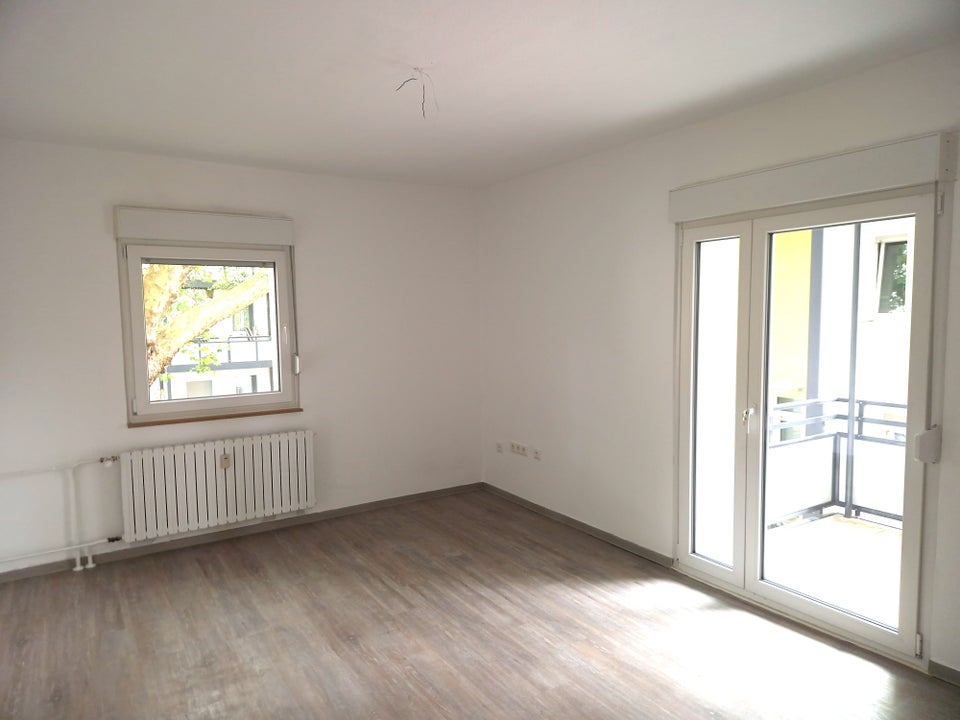 Schöne Wohnung: renovierte 3-Zimmer-Wohnung mit Balkon - Foto 1