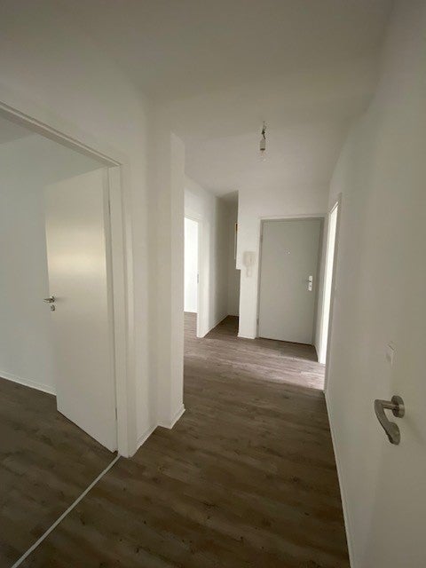Top sanierte Wohnung mit Dusche und Balkon für Rentner*innen. - Foto 5