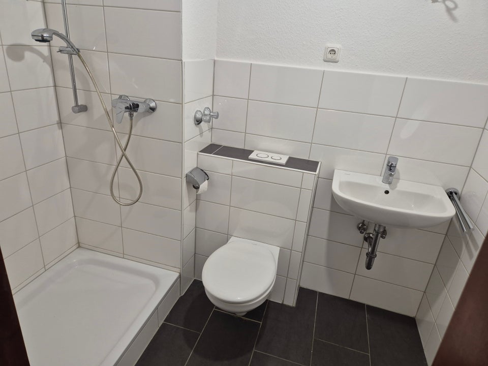 Zentralgelegene 2-Zimmer-Wohnung in einer Seniorenwohnanlage in Bochum-Weitmar! - Photo 4