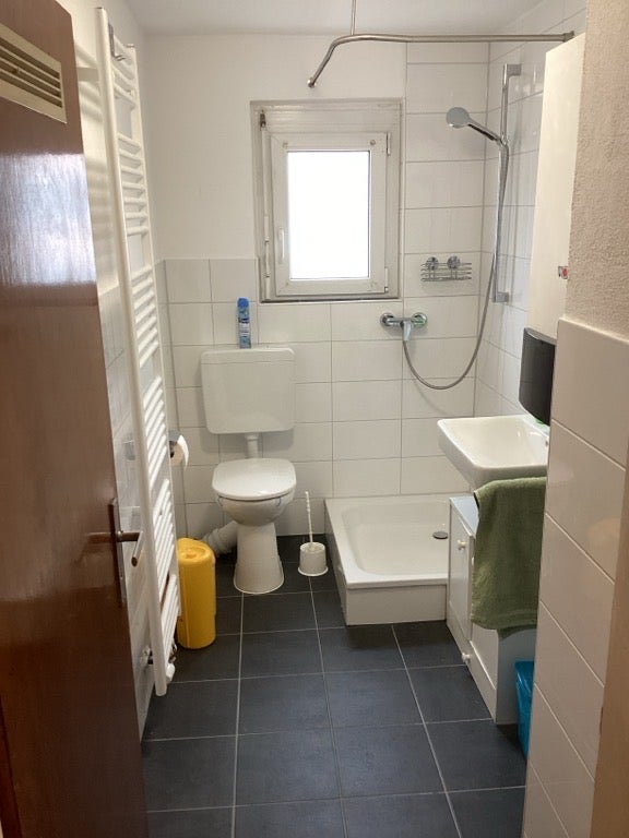 gemütliche 2-Zimmer im 1. OG mit Balkon - Photo 3