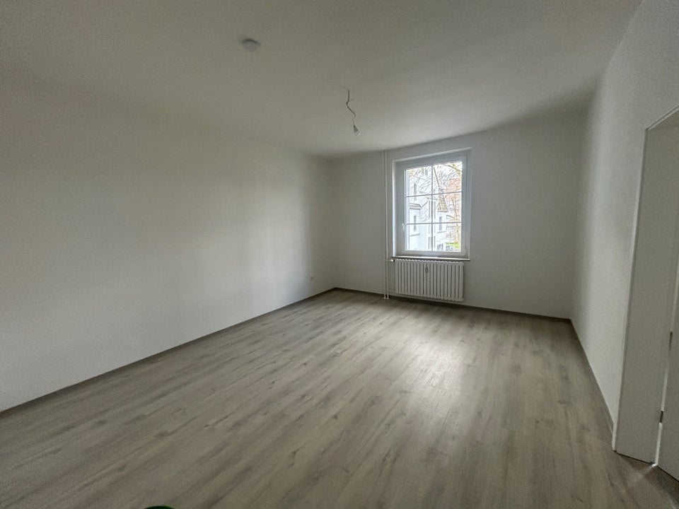 komplett renovierte 3-Zimmer-Wohnung mit großer Küche - Foto 5
