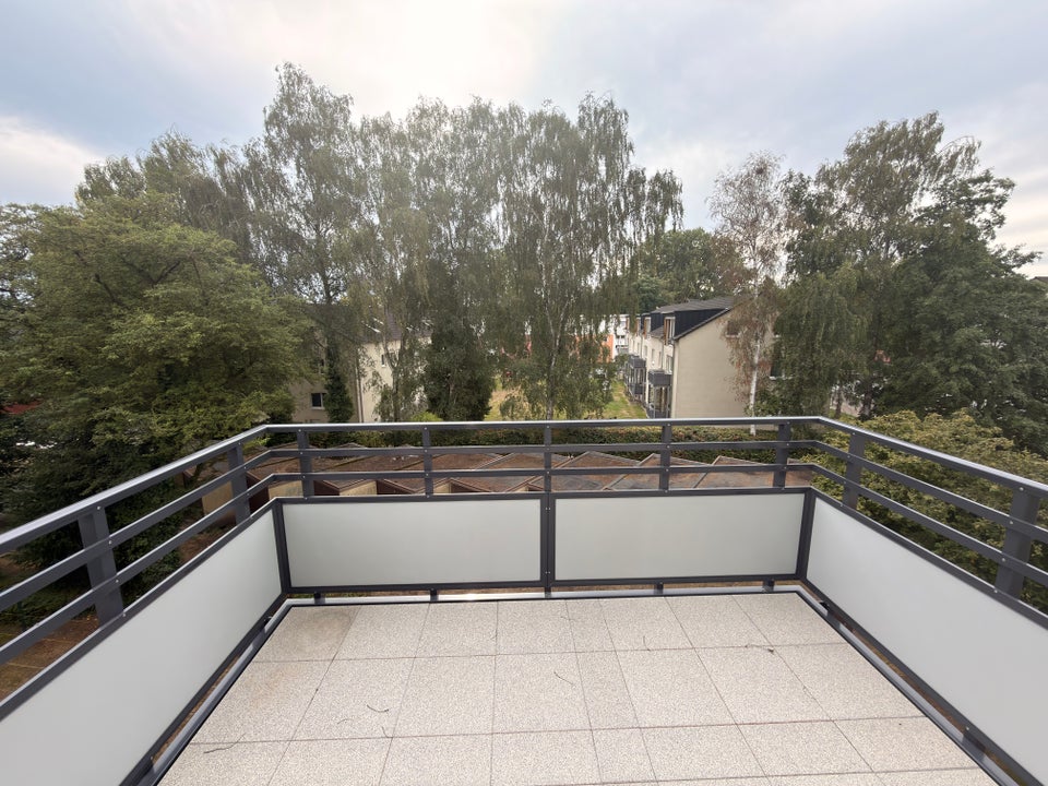 Sehr schöne 2 Zimmer-Wohnung mit offener Küche und Fußbodenheizung! - Photo 3