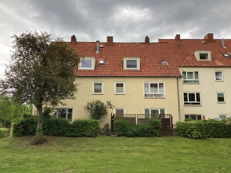 Kleine sanierte Dachgeschoss- Wohnung, sofort anmietbar! - Photo 4