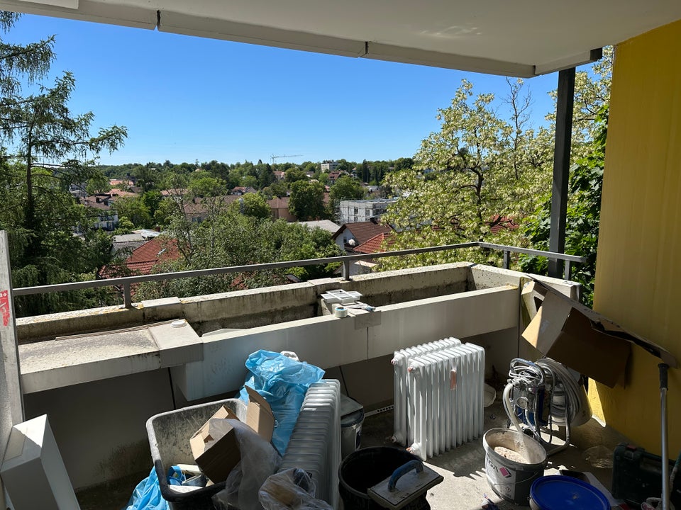 Toller Ausblick! 1,5 Zimmer mit Einbauküche und Balkon - Foto 1