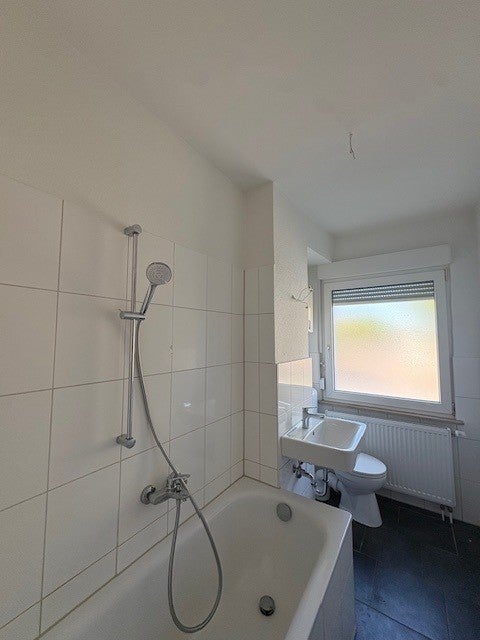 Schöne Wohnung sucht Mieter: 2,5-Zimmer-Wohnung - Photo 2