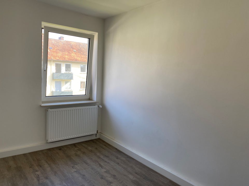 Renovierte 2-Zimmer-Wohnung mit Balkon - Foto 5