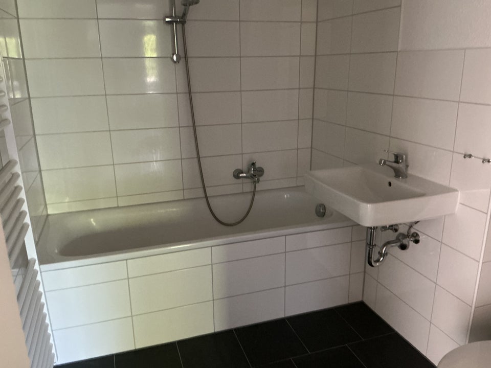 Flotte 3-Raum-Wohnung mit Balkon! - Foto 1