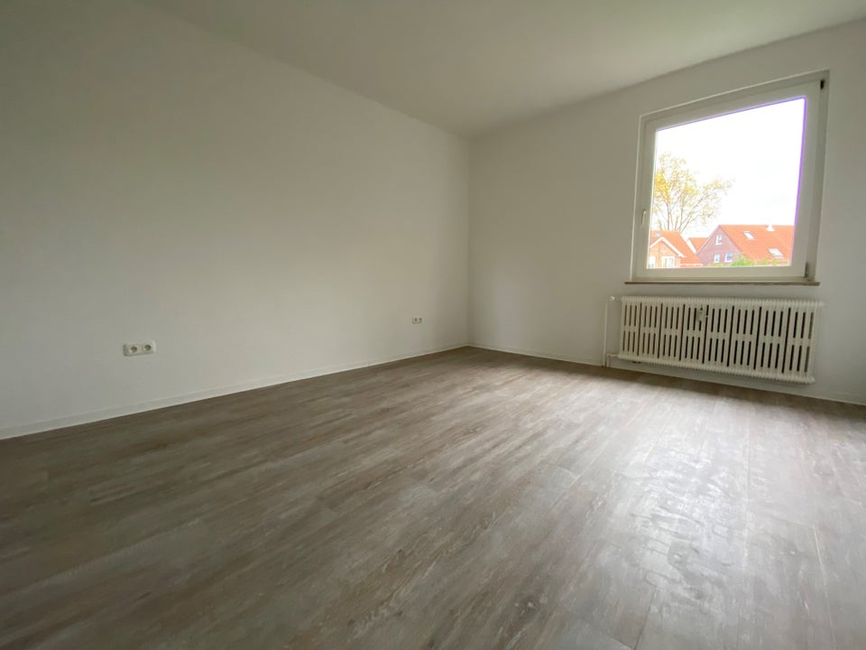 Zentral, preiswert, renoviert & sofort bezugsfertig! Gut geschnittene 2,5 Zimmer-Wohnung - Photo 5