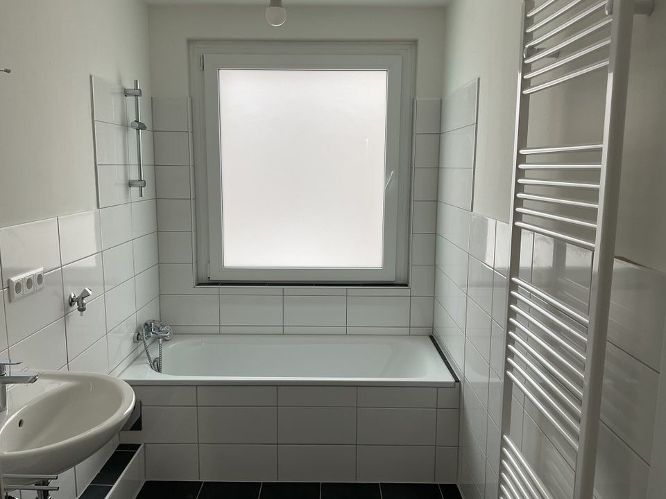 Gut geschnittene 3-Zimmer Wohnung mit Balkon - Foto 4