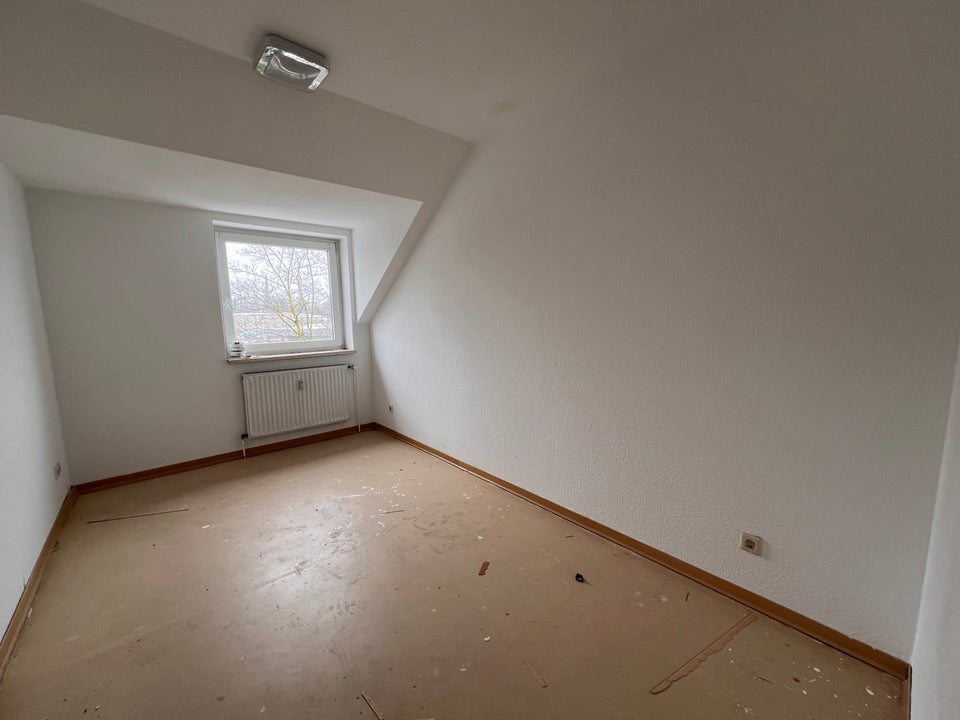 3-Zimmer-Wohnung in zentraler Lage frei! - Foto 1